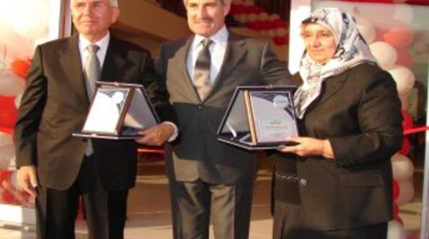 Günay: Kendi kardeşlerine kötülük yapıyorlar