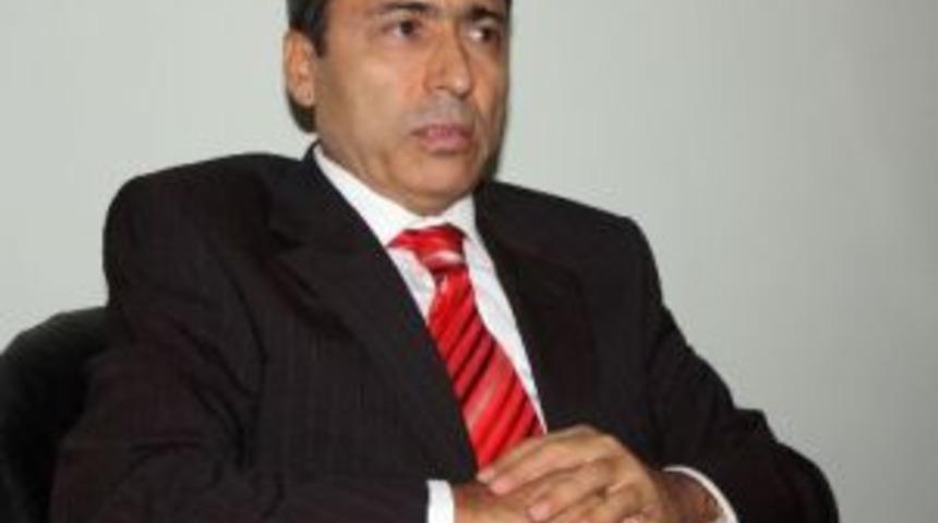 İşte, Arif &Ouml;ks&uuml;z  işte, ekibi