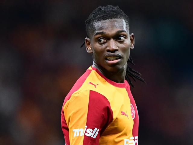 Rafael Leao, d&uuml;nya yıldızını Galatasaray'a getiriyor! Taraftarı heyecan sardı