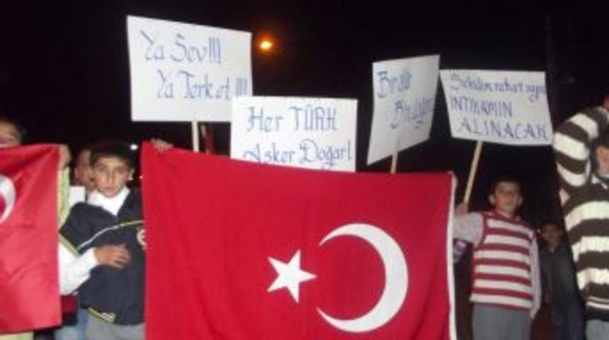 Gemerek'te ter&ouml;re lanet yağdı