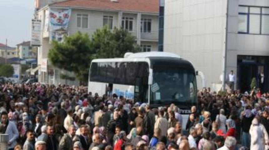 D&uuml;zce ilk hac kafilesini uğurladı