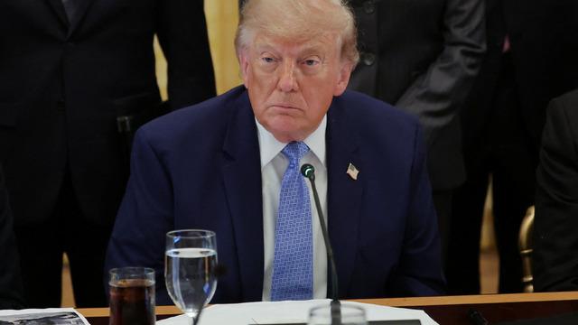 Trump imzaladı! Yapay zekâ yerine süper zekâ kullanılacak
