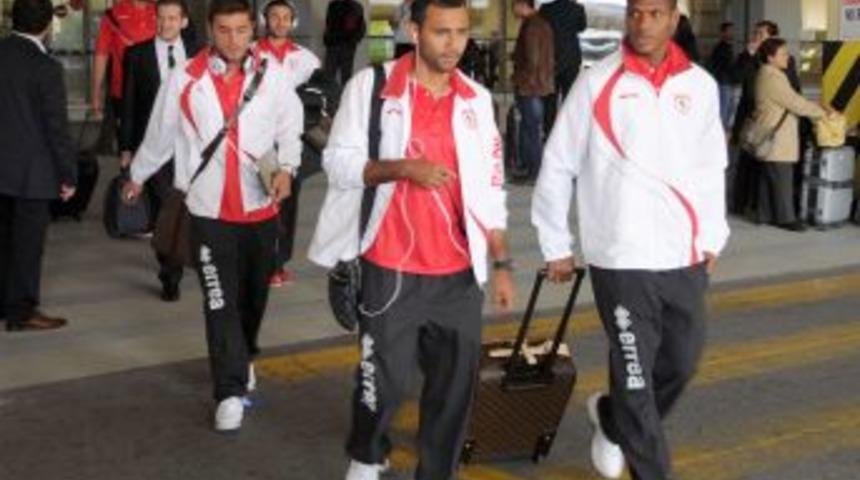 Samsunspor, Fenerbah&ccedil;e ma&ccedil;ı i&ccedil;in İstanbul'a geldi