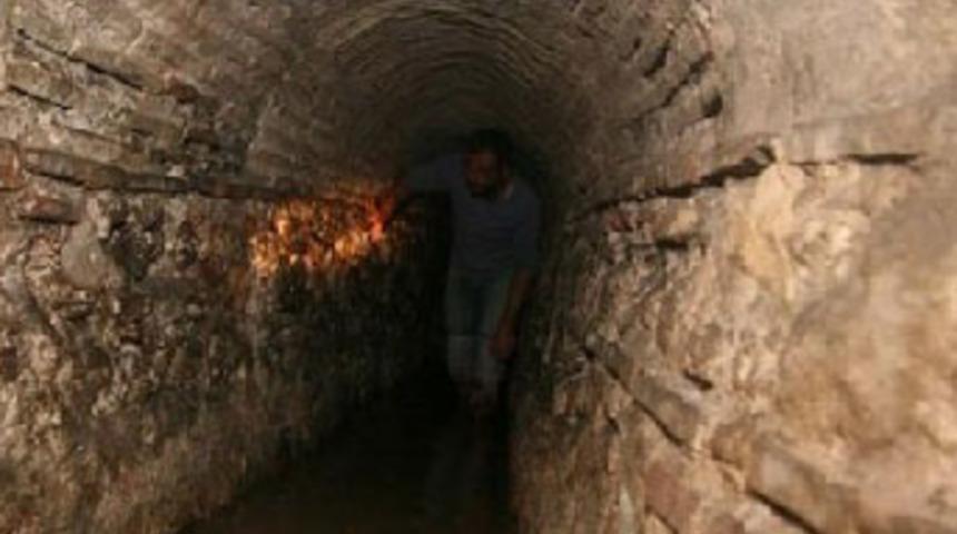 Esrarengiz t&uuml;nelden s&uuml;rpriz &ccedil;ıktı