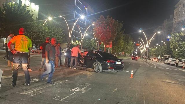 Batman’da iki otomobil çarpıştı: 2 yaralı