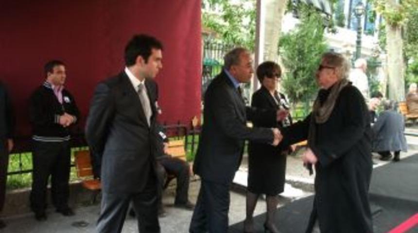 Gazeteci Hikmet Bila'yı son yolculuğunda meslektaşları yalnız bırakmadı