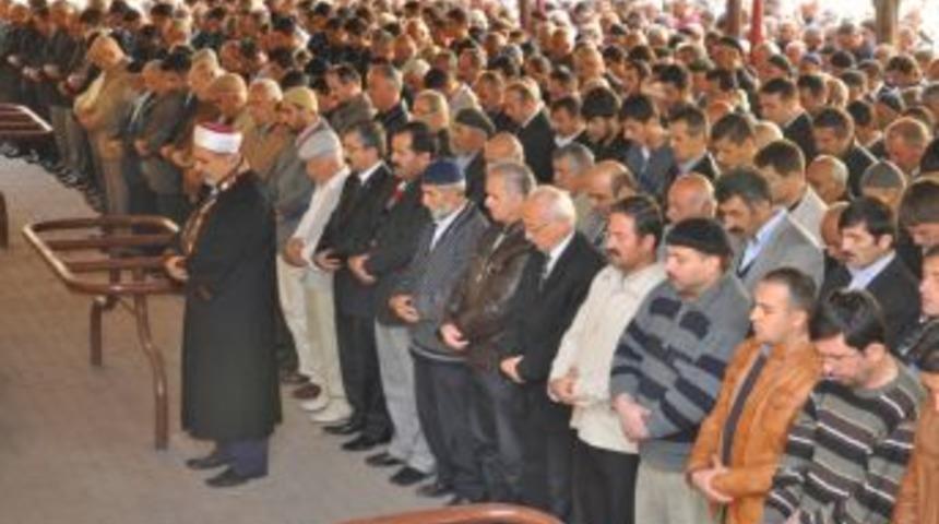 Zile'de gıyabi cenaze namazı