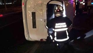 Batman&rsquo;da hafif ticari ara&ccedil; ile otomobil &ccedil;arpıştı: 2 yaralı