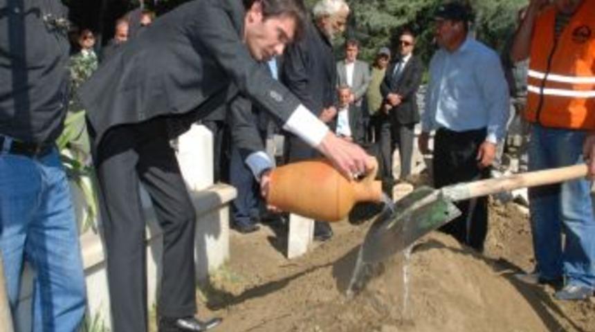 Meryem Yazıcıoğlu, 'Halkın Valisi' eşinin yanına defnedildi