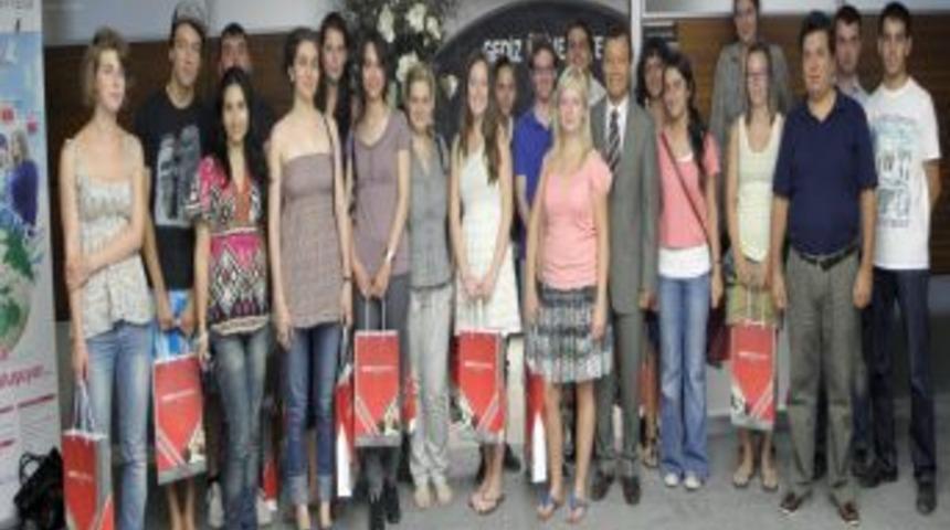 Gediz &Uuml;niversitesi uluslararası işbirliğiyle AB Akademisi d&uuml;zenledi