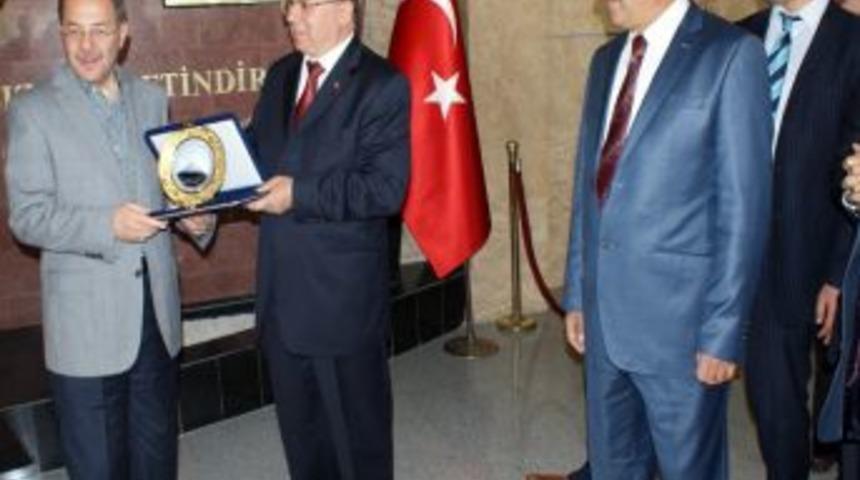 Bakan Akdağ: Herkes ter&ouml;rle arasına mesafe koymalı