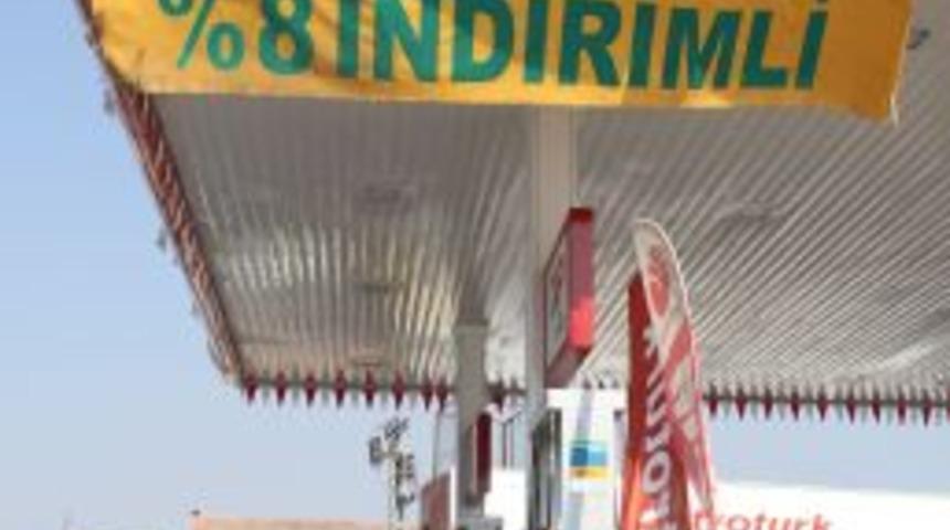 Akaryakıttaki indirimiyle satışlarını ikiye katladı