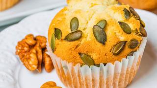 Çay saatlerinin yeni favorisi: Yumuşacık yulaflı muzlu kek