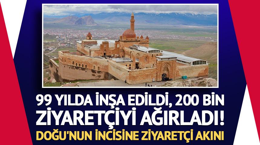 99 yılda inşa edildi, 200 bin ziyaret&ccedil;iyi ağırladı! Doğu'nun incisine ziyaret&ccedil;i akını