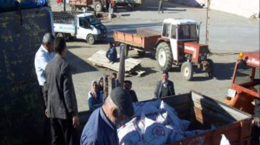 Aydıncık&rsquo;ta bin 500 ton k&ouml;m&uuml;r yardımı yapıldı