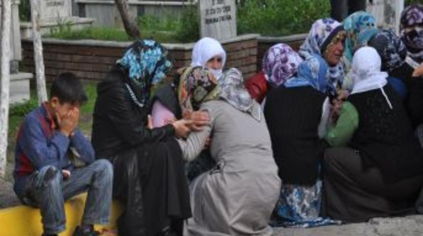 TEM’deki feci kazada ölenlerden 7’si toprağa verildi