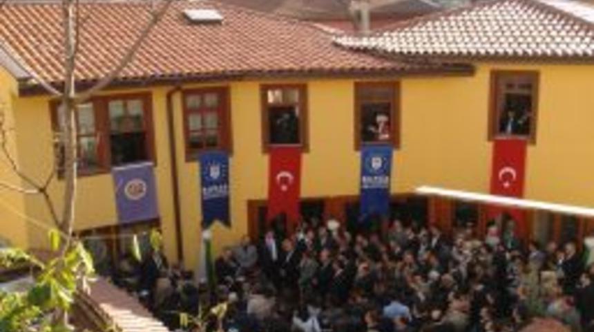 Arın&ccedil;: Bu yıl Vakıflar 4 bin &ouml;ğrenciye burs verecek