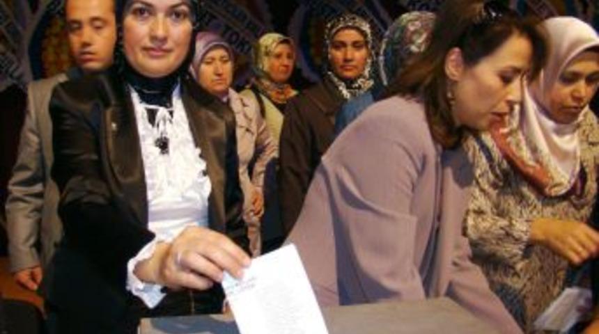 AK Parti Fethiye Kadın Kolları Başkanı Ferzan &Ccedil;akal oldu