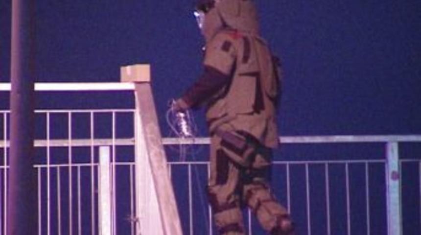 Ş&uuml;pheli paket metrob&uuml;s yolcularını mağdur etti