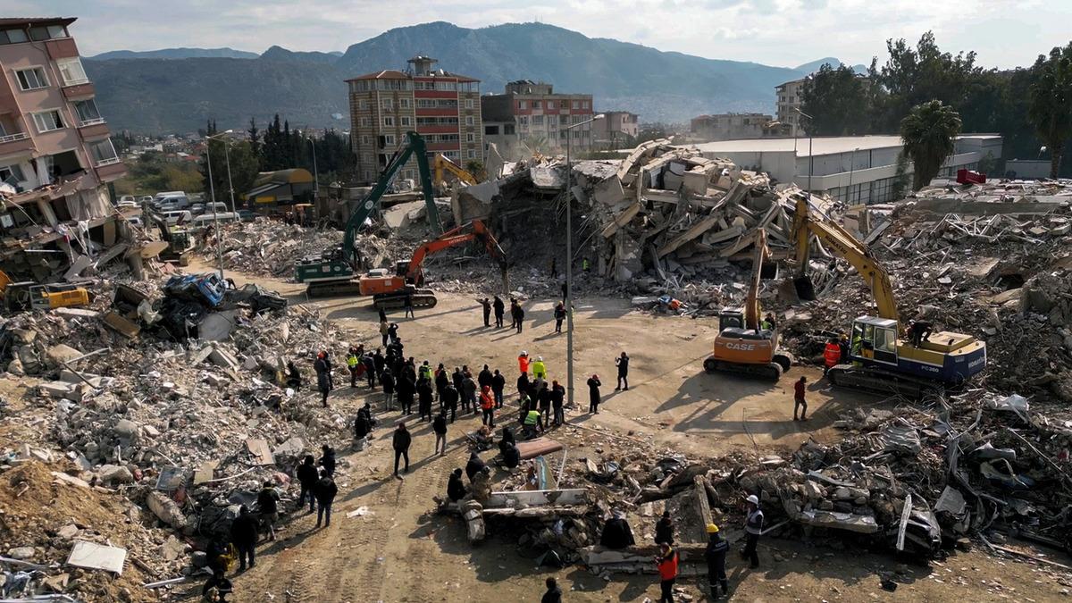 Binaların ve köprülerin altına dev küreler yerleştirecekler! Depremde yıkımı böyle önleyecek 1