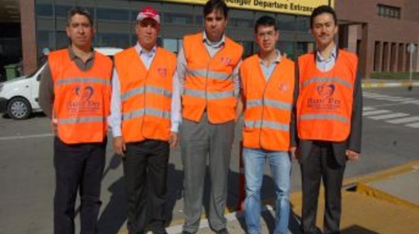 T&uuml;rk doktorlar, Uganda&rsquo;ya şifa olmaya gitti