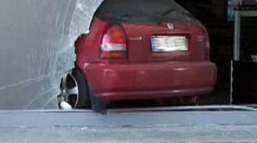 Şişli'de bombalı ara&ccedil; paniği!