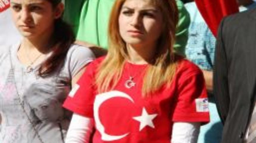 Mardin&rsquo;den ter&ouml;re telin mitingi Suriye&rsquo;den ter&ouml;r&uuml; lanetlemek i&ccedil;in geldiler