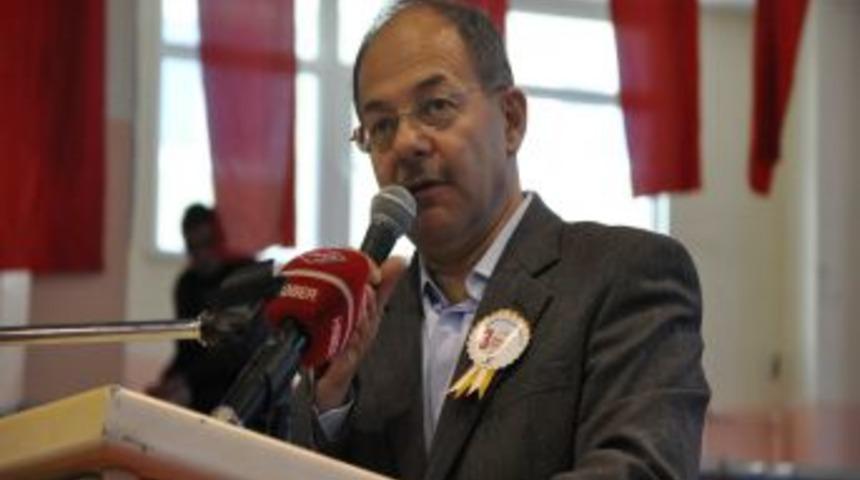 Akdağ'dan BDP&rsquo;ye: Ter&ouml;r &ouml;rg&uuml;t&uuml;n&uuml;n arkasında siyaset yapmaktan vazge&ccedil;in