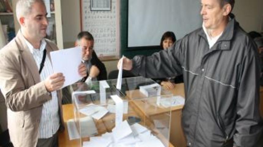 Bulgar g&ouml;&ccedil;meni T&uuml;rkler, cumhurbaşkanı se&ccedil;imi i&ccedil;in sandık başına gitti