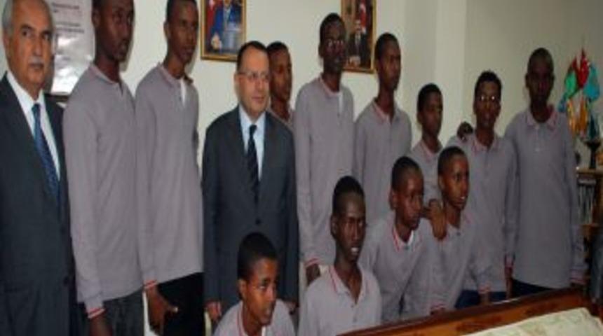 Somalili &ouml;ğrencilerden 12'si Rahime Batu Fen Lisesi&rsquo;nde eğitim g&ouml;recek