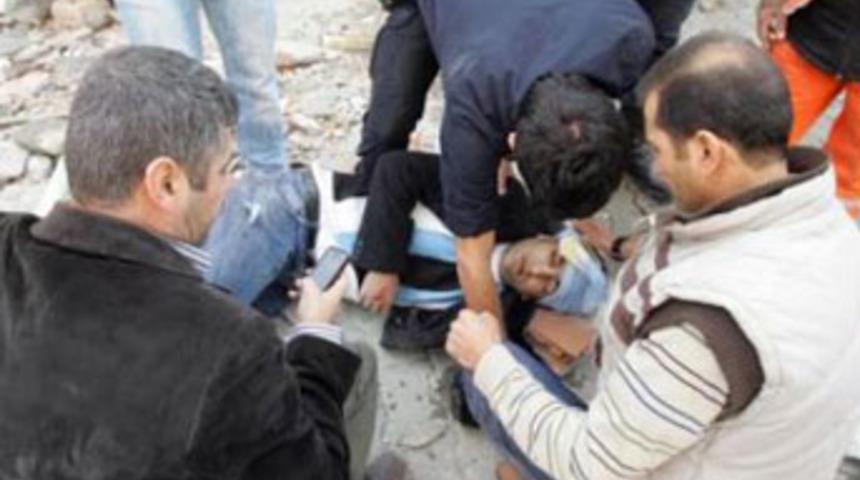 Otel enkazında can pazarı