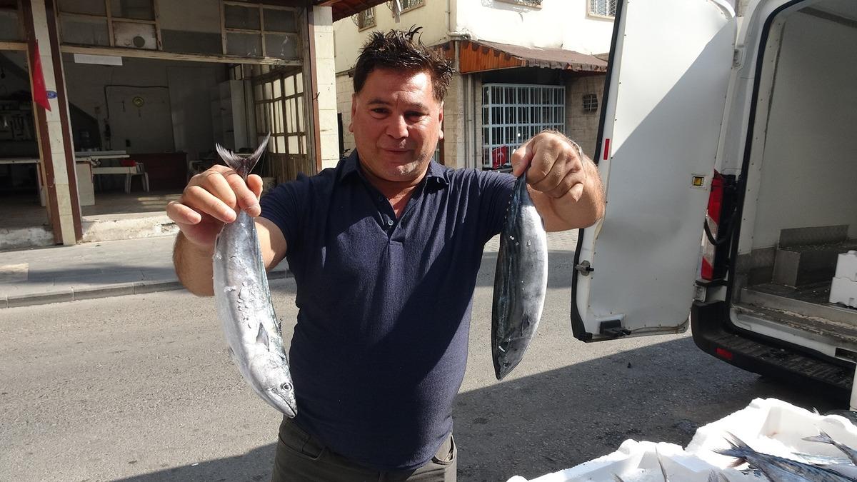 Fiyatı 100 TL ye d&uuml;şt&uuml;! Dayanamayıp &ccedil;iğ &ccedil;iğ yedi 4