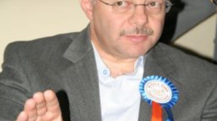 Deprem b&ouml;lgesine ambulans u&ccedil;ak ve helikopter sevk ediliyor