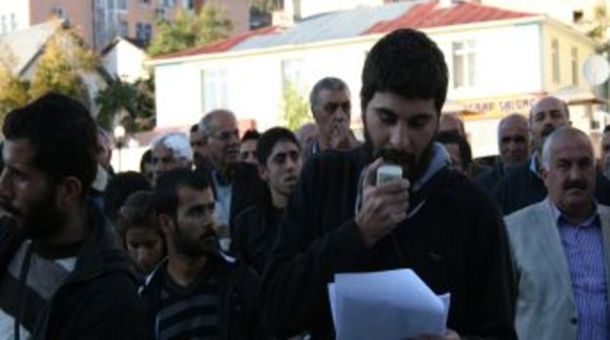 Elazığ'daki olaylar Tunceli'nde y&uuml;r&uuml;y&uuml;şle protesto edildi