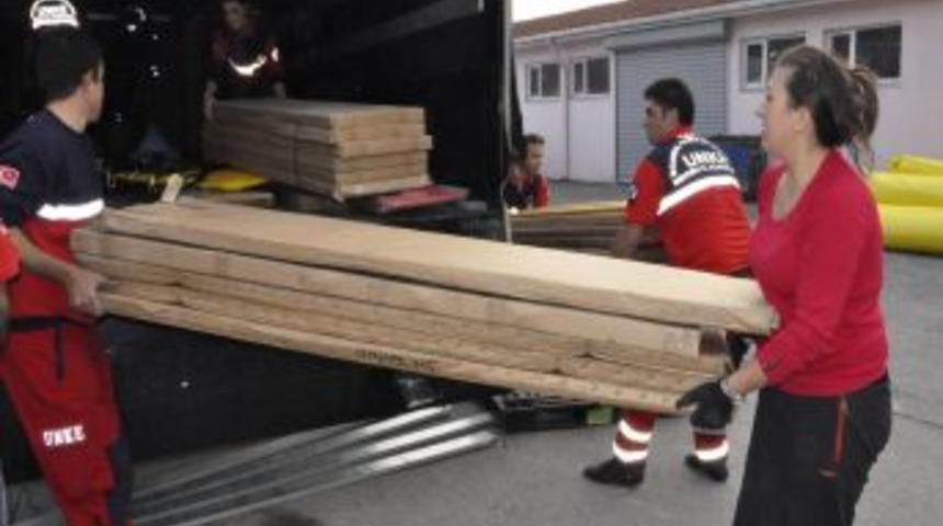 G&ouml;n&uuml;ll&uuml; sağlık personelleri Van yolunda