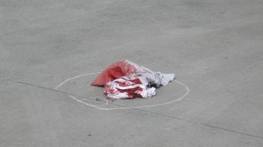 Silahlı banka soyguncuları g&uuml;venlik&ccedil;iyi ağır yaraladı