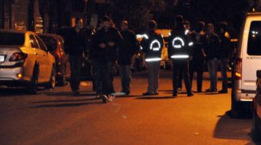 Zeytinburnu&rsquo;nda &uuml;&ccedil; ayrı noktada ses bombası patladı