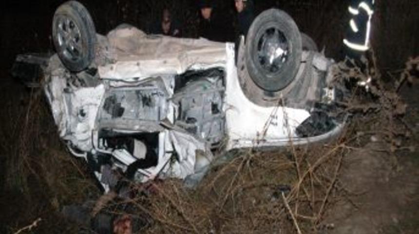 İşçi servisi ile otomobil çarpıştı: 5 ölü