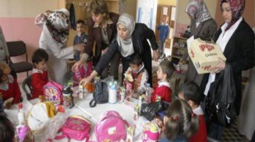 AK Parti Yozgat Kadın Kolları'ndan okul ziyareti