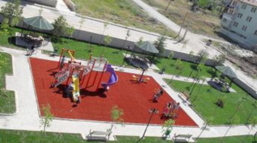 Pursaklar&rsquo;da parklar aydınlanıyor