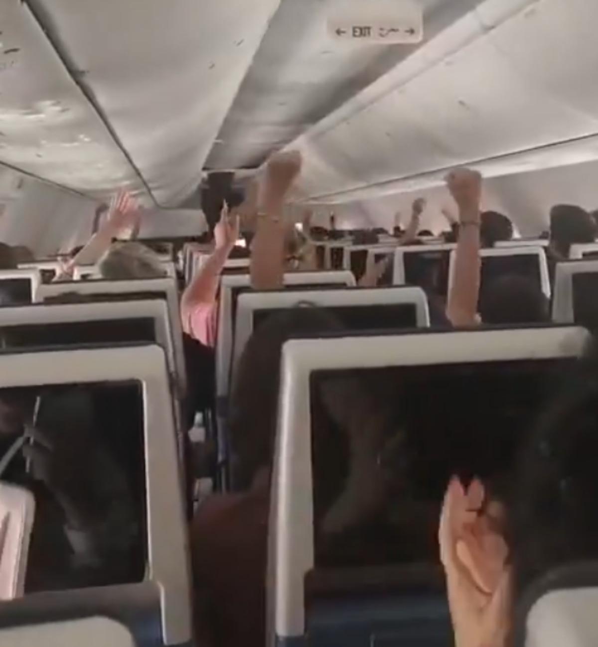 İsrai u&ccedil;ağında kaydedilmiş! Kanlar i&ccedil;indeki g&ouml;r&uuml;nt&uuml;s&uuml; ortaya &ccedil;ıktı: "Pilot d&uuml;ş&uuml;rmek mi istedi?" 4