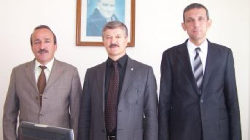 İhtilalde eğitimi yarım kalan başkan, ilçesine üniversite yaptırdı