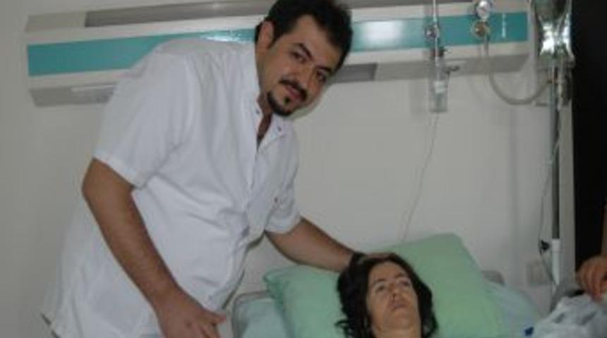 Karnından 7 kilogramlık kist &ccedil;ıkarıldı