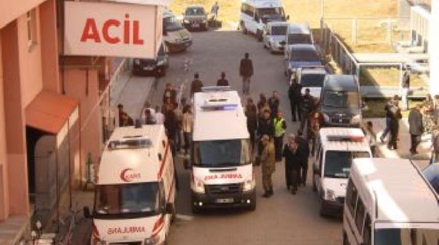 Kars'ta duble yolda feci kaza: 5 ölü, 23 yaralı