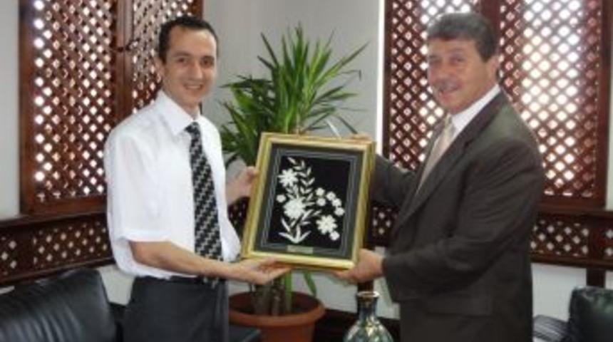 Bakan &Uuml;stel&rsquo;e ziyaret