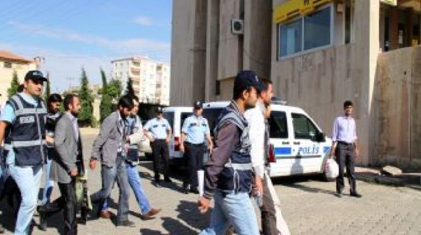 Mardin polisi ka&ccedil;ak&ccedil;ılara g&ouml;z a&ccedil;tırmıyor