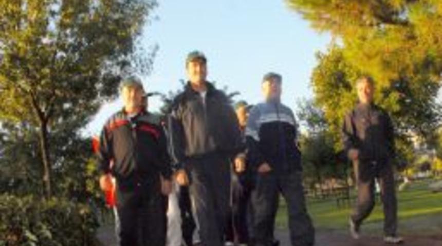 Başkan D&uuml;ndar, halkla sabah sporu yaptı