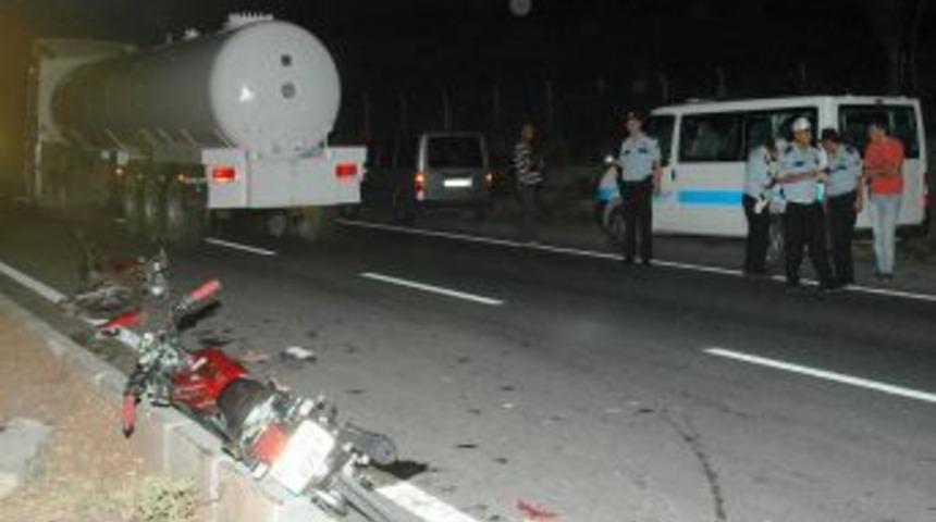 Trafik kazasında iki motosiklet s&uuml;r&uuml;c&uuml;s&uuml; ağır yaralandı