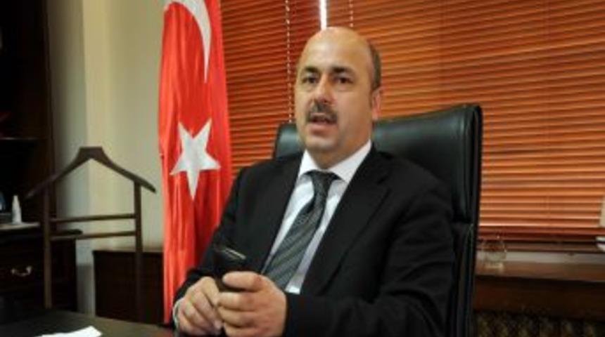 Samsun'dan giden 60 kişilik yardım ekibi Van'da hayat kurtarıyor