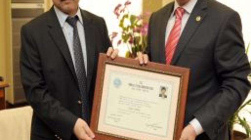 Milletvekili &Ouml;zdağ, diplomasını 24 yıl sonra aldı